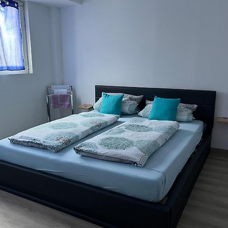 Apartments Und Zimmer Vettweiss Buitenkant foto