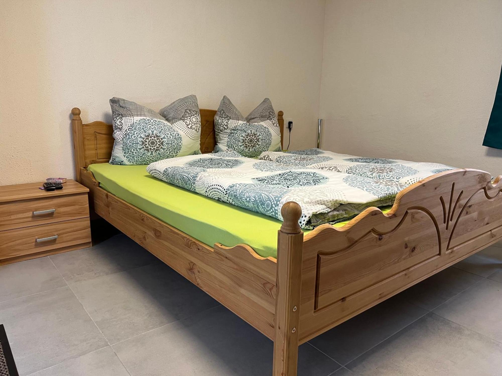 Apartments Und Zimmer Vettweiss Buitenkant foto